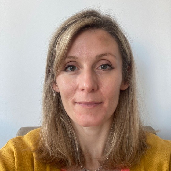 Portrait of Dr Rhiannon Johnson